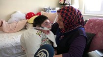 OMURGA EĞRİLİĞİ - Yaşamı Hastanede Geçen Eren Evine Kavuşturuldu