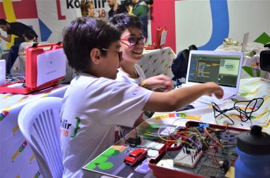 Çocuklar ESPARK'ta Geleceğe Hazırlanıyor