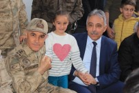 ORHAN TOPRAK - Jandarma Genel Komutanı Orgeneral Çetin, Hakkari Esnafını Ziyaret Etti