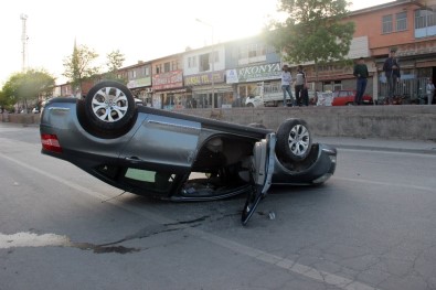 Konya'da Otomobil Takla Attı Açıklaması 2 Yaralı