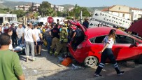 YELKI - Minibüs Otomobille Çarpıştı Açıklaması 3'Ü Çocuk 6 Yaralı