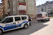 KARACAÖREN - Sinop'ta 2 Genç Evlerinde Ölü Bulundu