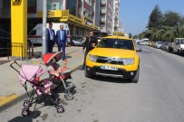 ESNAF ODASı BAŞKANı - Taksilerde Unutulanlar Şaşırtıyor Açıklaması Bebek Arabası, Köpek...