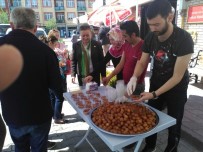 MIRAÇ KANDILI - Yenikent Muhtarı Nezahat Nazik'ten Lokma İkramı