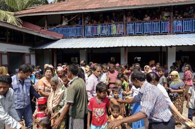 Bangladeş'ten Myanmar'a Müslüman Mülteci Dönüşü Başladı