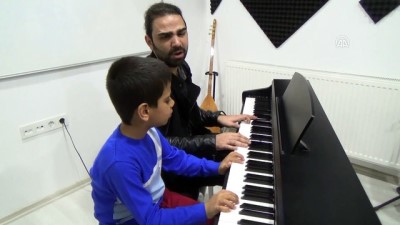 'Kusursuz Kulak' Bager Piyanist Olmak İstiyor