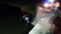 UÇAN OTOMOBİL - Otomobil Gölete Düştü;2 Ölü, 2 Yaralı