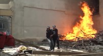 KAHRAMAN POLİS - Kahraman Polis Madde Bağımlısını Alevlerin Arasından Kurtardı