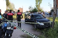 MEHMET İNAN - Polis Motoruna Çaparak Kaçmaya Çalışan 2 Kişi Vuruldu