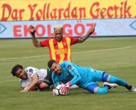 SABRİ SARIOĞLU - Spor Toto Süper Lig Açıklaması Göztepe 0 - Bursaspor 0 (İlk Yarı)