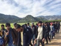 Afganlar 40 Yıl Sonra 2. Büyük Göç Dalgası İle Türkiye'ye Akın Ediyor Haberi