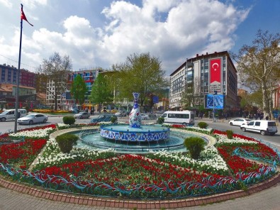 Başkan Kamil Saraçoğlu Açıklaması Kütahya'da 1 Milyon Çiçek Toprakla Buluştu