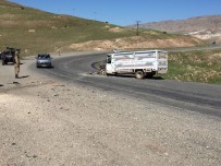 Hasankeyf'te Tır İle Kamyonet Çarpıştı Açıklaması 3 Yaralı