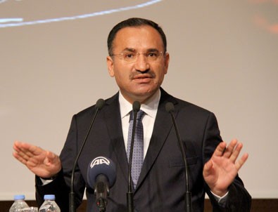 Hükümet Sözcüsü Bekir Bozdağ'dan Macron'a yanıt