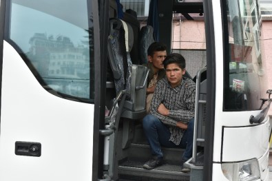 Tosya'da Yolcu Bileti Kesilen 50 Kaçak Göçmen Yakaladı