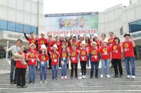 ÇOCUK FESTİVALİ - 23 Nisan Festivali'ne Gelen Kırgizistanlı Çocuklar Çiçeklerle Karşılandı