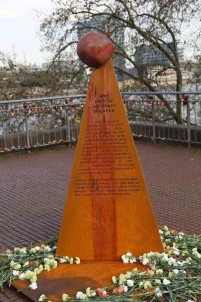 Almanya'da Yasadışı Sözde Ermeni Soykırım Anıtı