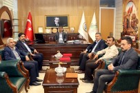 İMAM HATİPLER - Başkan Kartal'a Plaket