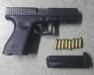 RUHSATSIZ SİLAH - Havaya Silahla Ateş Açan 3 Zanlıdan 1'İ Tutuklandı