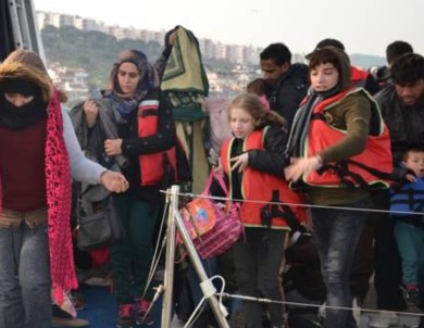Kuşadası Körfezi'nde 49 Kaçak Göçmen Yakalandı