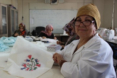 Sandıktan Çıkan Kanaviçeler Yeniden Hayat Buldu