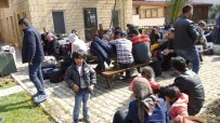 İNSAN TACİRİ - Balıkçı Kamyonetinde 51 Mülteci Yakalandı