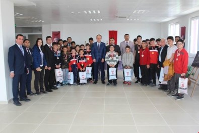 Ergene Halk Eğitimi Merkezi Güreş Takımı Madalyalara Ambargo Koydu