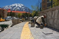 KALDIRIMLAR - Hakkari'de 'Engelli Dostu Modern Kaldırım' Dönemi