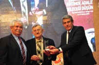 KÖY ENSTITÜLERI - Köy Enstitüleri Onur Ödülü Korkut Boratav'a