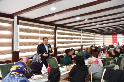 Maltepe Belediye Başkanı Kılıç, Kadınlarla Kahvaltıda Buluştu