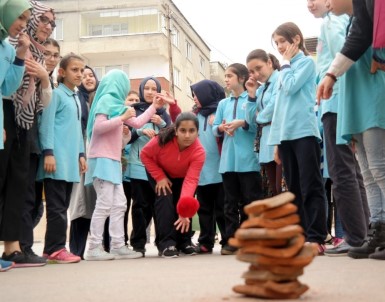 Öğrenciler Geleneksel Oyunlarla Buluşuyor