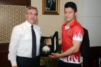 Şampiyon Batuhan'dan Başkan Çetin'e Ziyaret