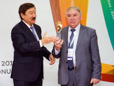 Tatar Şair İle Azerbaycanlı Yazar, Ödülünü Kastamonu'da Aldı