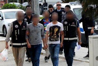Çeşme'de İnsan Kaçakçılığından 2 Şüpheli Tutuklandı