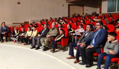 Erciş Belediyesinden Tiyatro Etkinliği