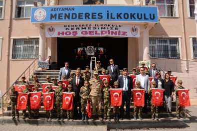 Menderes İlkokulu Mehmetçik Vakfı Yararına Kermes Düzenledi