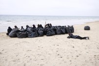 SANAT ESERİ - OMÜ'lü Çevreci Öğrenciler Sinop'ta Sarıkum'u Temizledi