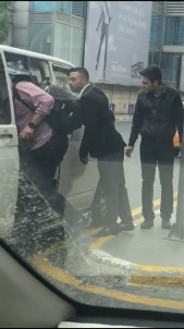 (Özel) Atatürk Havalimanı'nda UBER Sürücüsüne Saldırı Kamerada