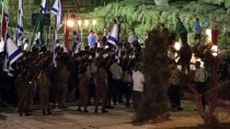 İSRAIL BAYRAĞı - Yahudi Yerleşimciler İbrahim Camii'ne İsrail Bayrakları Astı