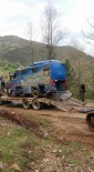 CEZAEVİ ARACI - 2 Asker Ve Şoförün Şehit Düştüğü Kazada Hurdaya Dönen Araç Çekildi