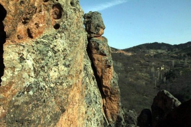 2 Bin Yıllık Kayalar, Turizme Kazandırılmayı Bekliyor