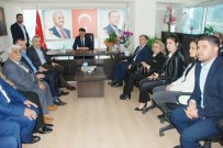 KAHVEHANE - AK Partili Savaş Didim'de Önce Partililerle Sona Halkla Bir Araya Geldi