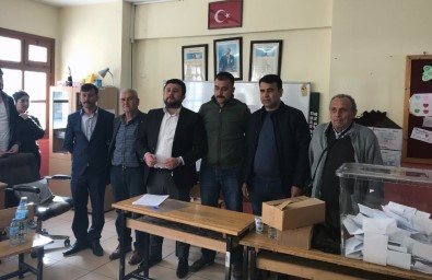 AK Partililer Milas'ta Mahalle Başkanlarını Seçimle Belirliyor
