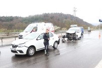 İZZET BAYSAL DEVLET HASTANESI - Bolu'da Zincirleme Trafik Kazası Açıklaması 5 Yaralı