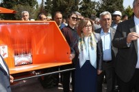 İBRAHIM YıLMAZ - Çiftçilere Arı Kovanı Ve Dal Öğütme Makinesi