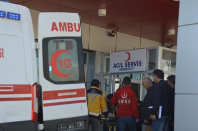 Eleşkirt'te 2 Ayrı Trafik Kazasında 13 Kişi Yaralandı