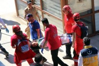 MUZAFFER ŞAHINER - Fethiye'de Su Alan Teknedeki 71 Öğrenci Kurtarıldı