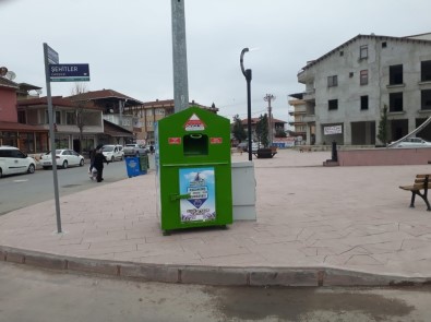 Kartepe'de Tekstil Konteynerleri Dağıtılıyor