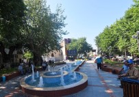 BAĞYURDU - Kemalpaşa'da Mahalleler Meydanları İle Anılıyor