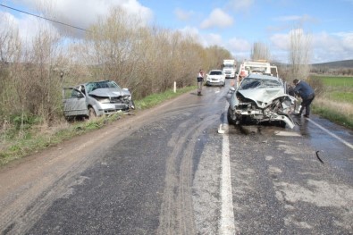 Kütahya Çavdarhisar'da Trafik Kazası Açıklaması 1 Ölü, 1 Yaralı